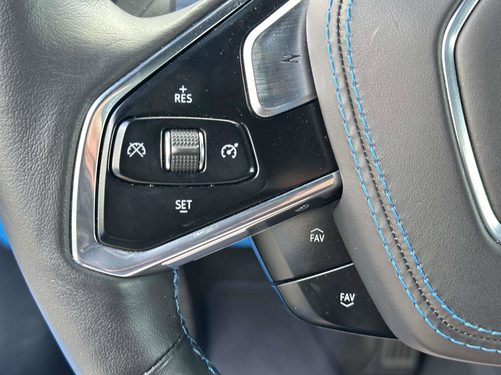 Used 2023 Chevrolet Corvette Stingray Premium Conv w/ Z51 Performance Package image 18