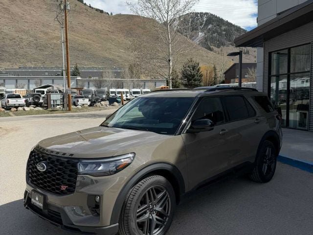 New 2026 Ford Explorer ST w/ Sun And Sound Package