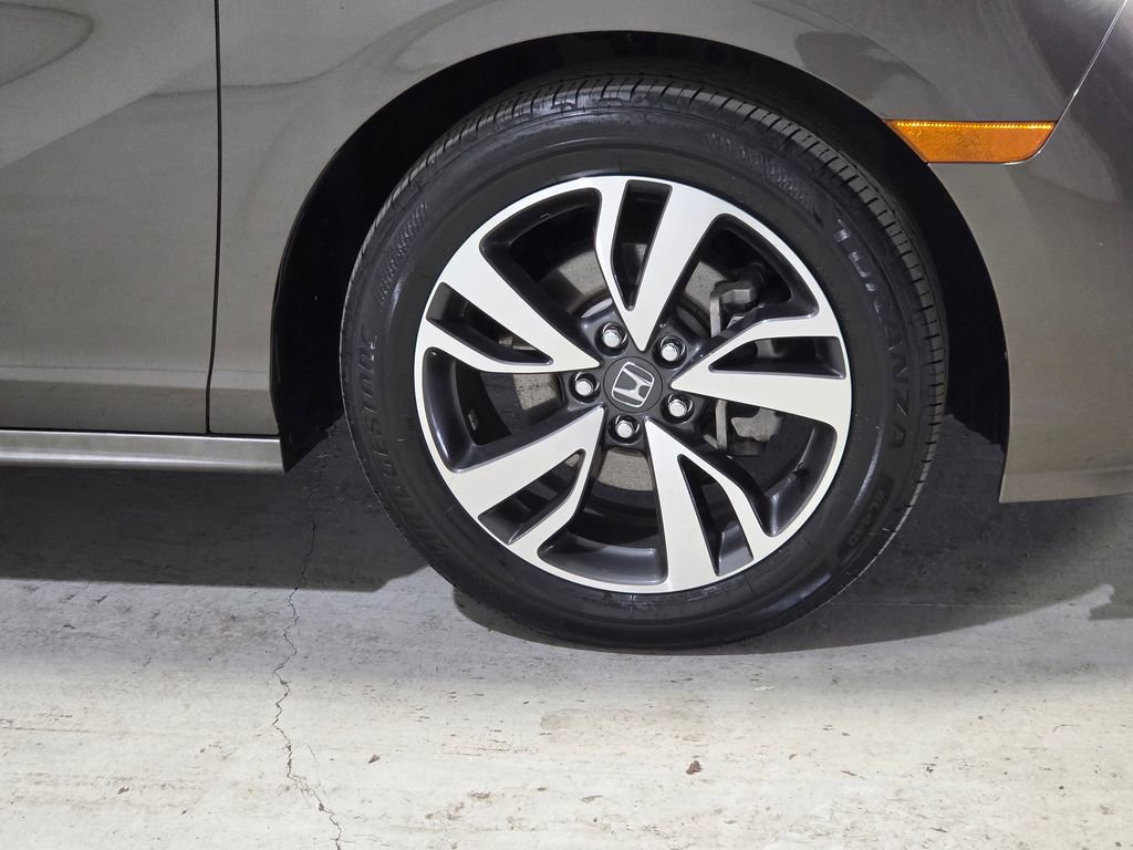 Used 2023 Honda Odyssey Touring image 16