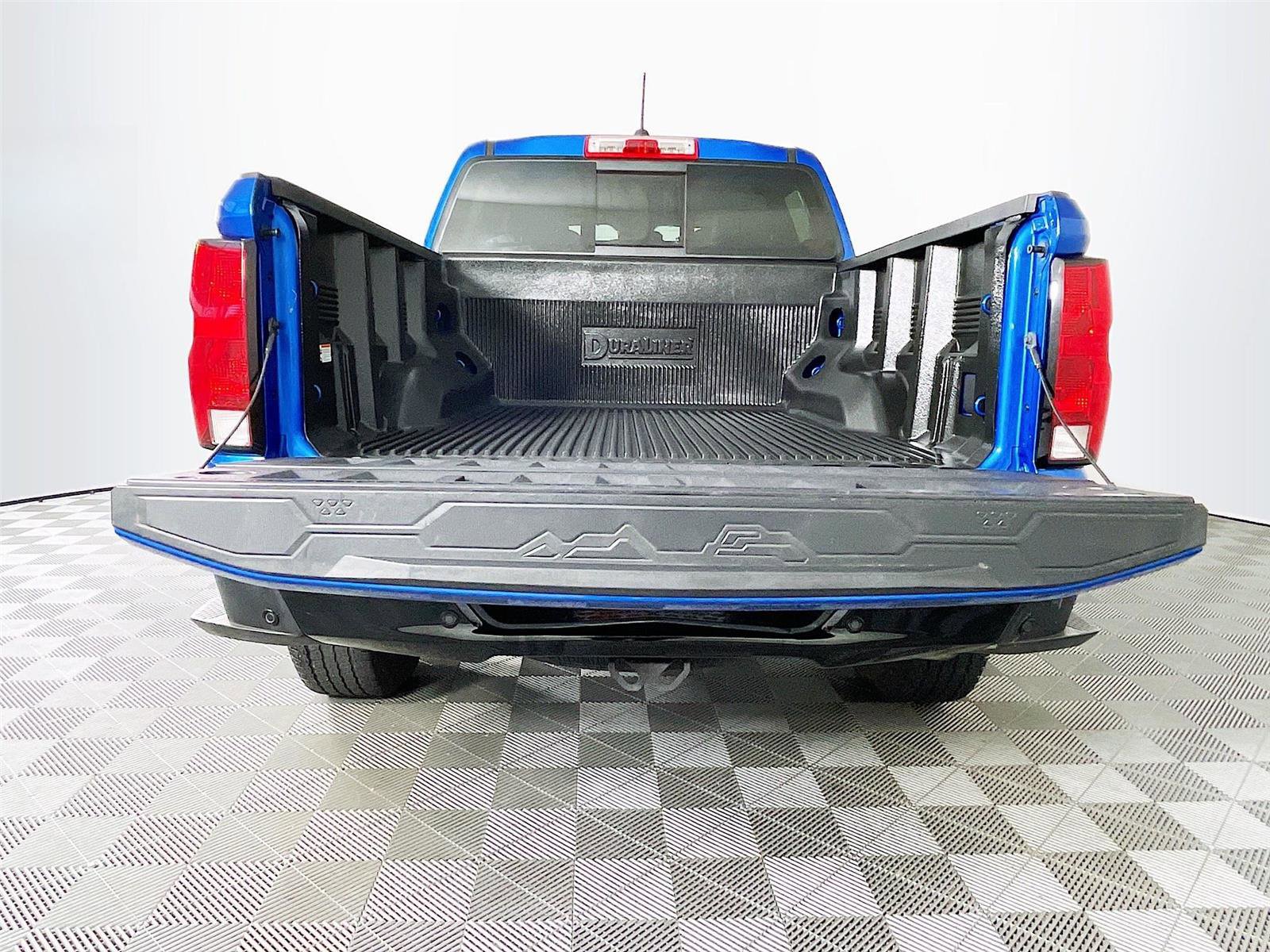 Used 2023 Chevrolet Colorado Trail Boss image 28