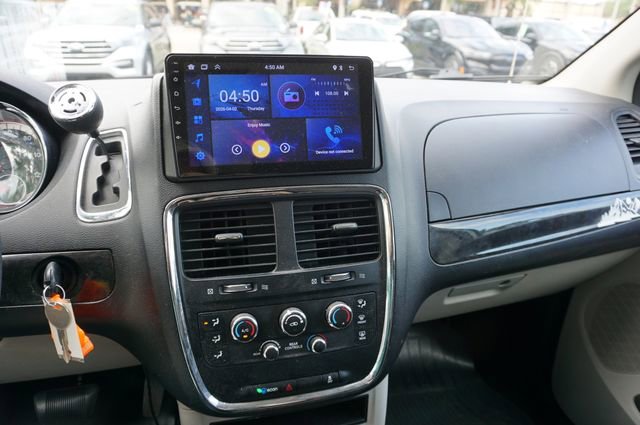 Used 2013 Dodge Grand Caravan SXT image 4