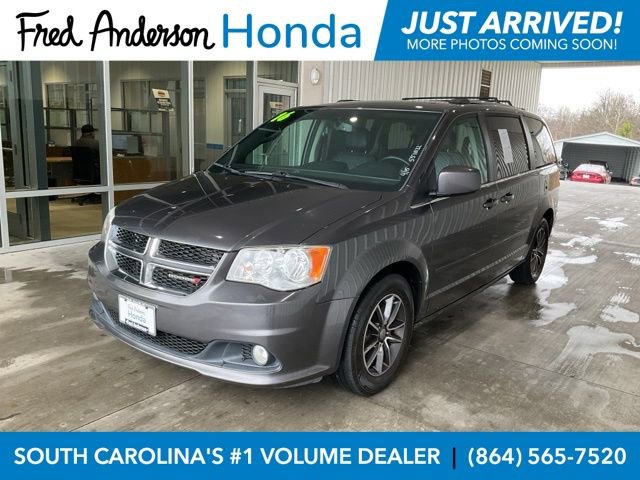 Used 2016 Dodge Grand Caravan SXT image 1