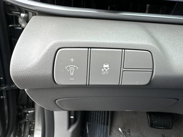 Used 2025 Hyundai Elantra SEL FWD image 30