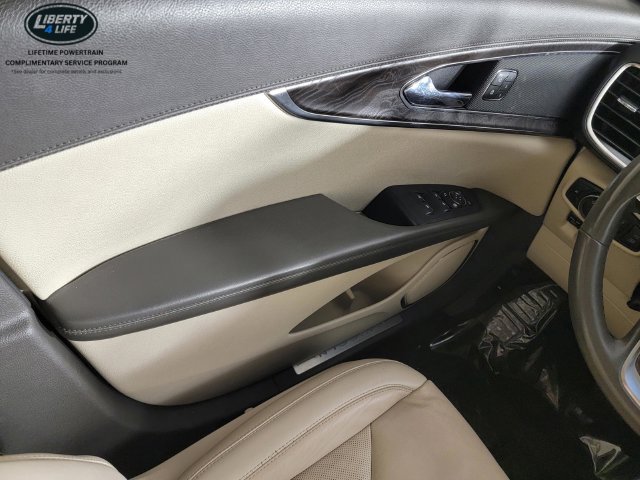 Used 2019 Lincoln Nautilus Select FWD image 32