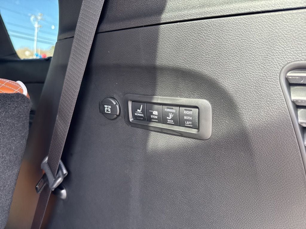 New 2026 Chrysler Pacifica Pinnacle AWD/4WD image 28