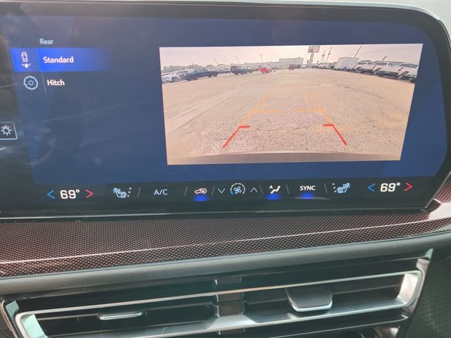 Used 2025 Chevrolet Traverse Z71 AWD/4WD image 17