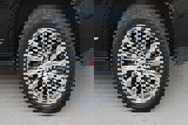 Used 2021 GMC Yukon Denali w/ Denali Premium Package image 33