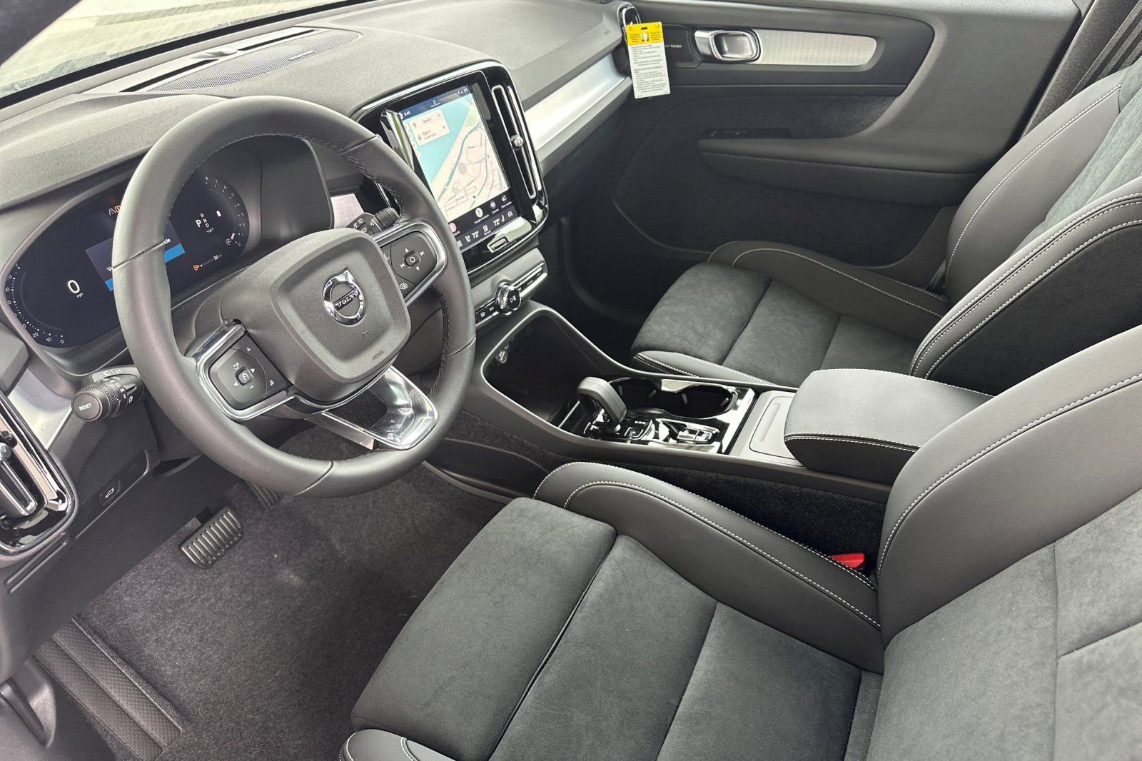 New 2026 Volvo XC40 B5 Ultra w/ Climate Package AWD/4WD image 9