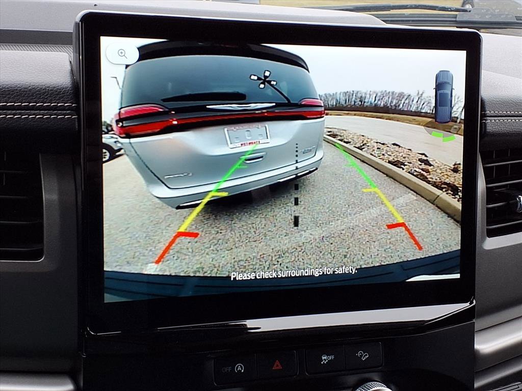 Used 2024 Ford Expedition XLT image 10