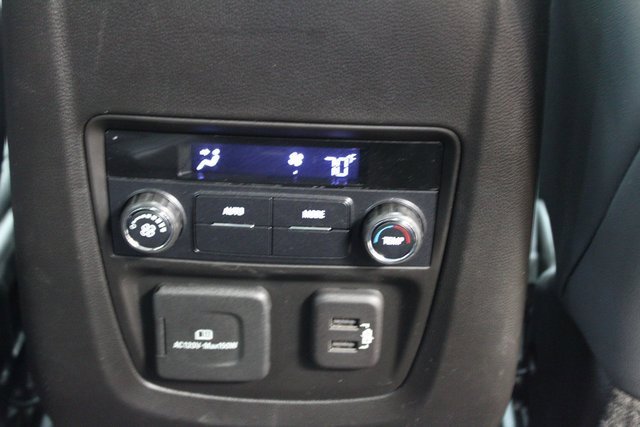 Used 2021 Buick Enclave Essence image 10