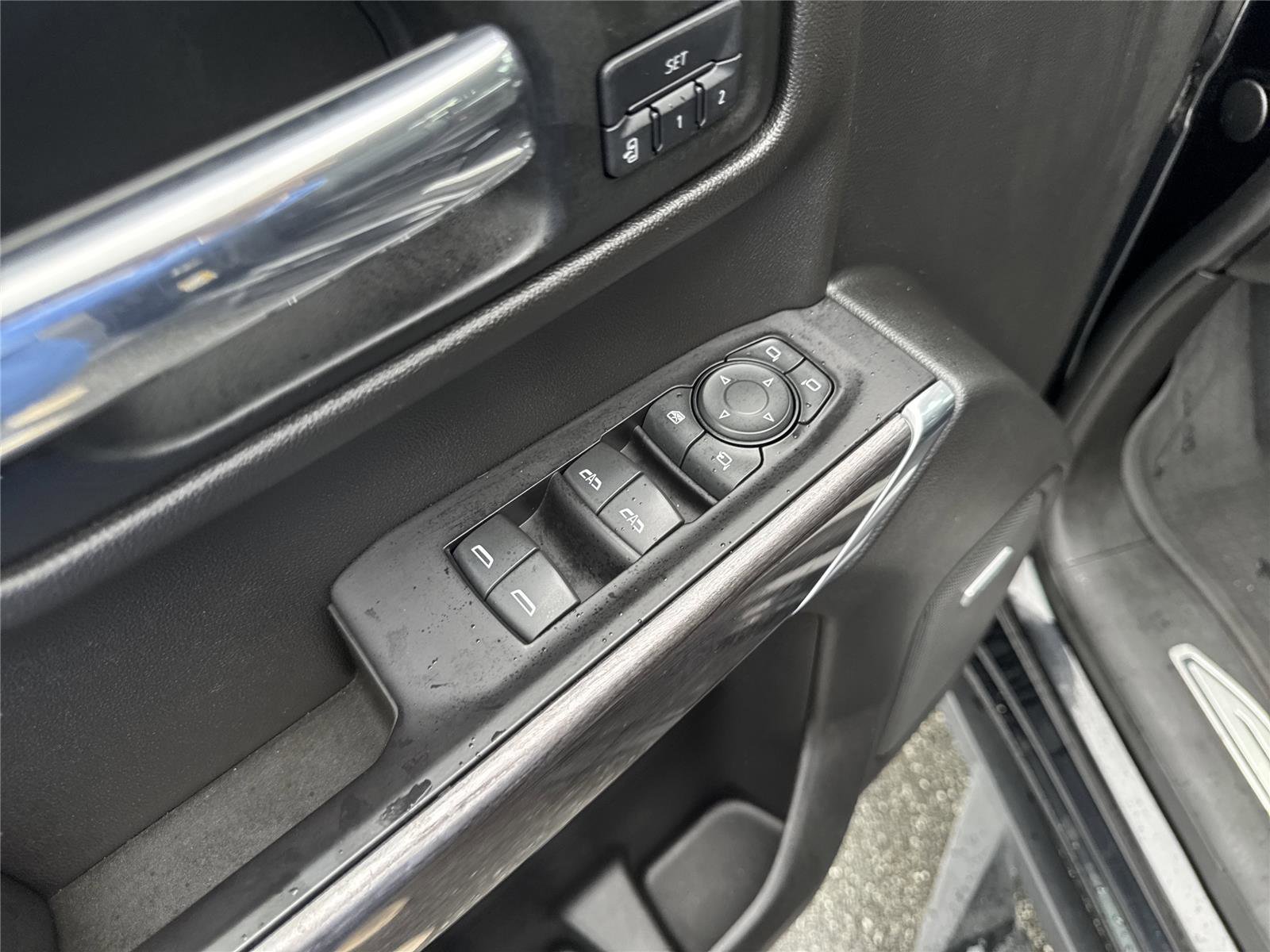 Used 2019 Chevrolet Silverado 1500 LTZ w/ LTZ Premium Package AWD/4WD image 18