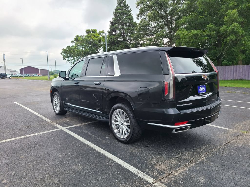 Used 2023 Cadillac Escalade ESV Premium Luxury AWD/4WD image 16