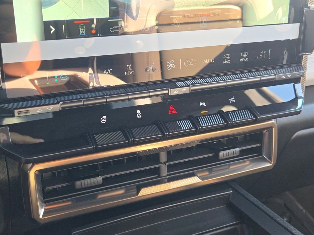 New 2025 GMC Hummer EV 2X image 32