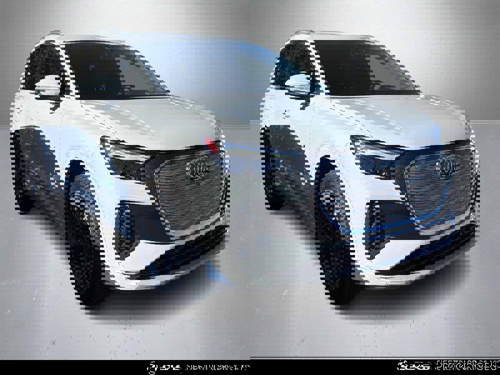 Used 2022 Audi Q4 e-tron Premium Plus w/ Premium Plus image 2