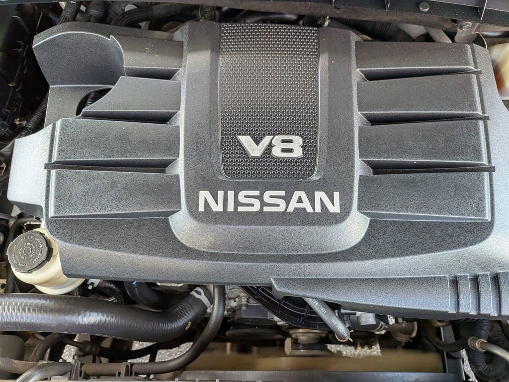 Used 2018 Nissan Titan SL w/ Chrome Package image 12