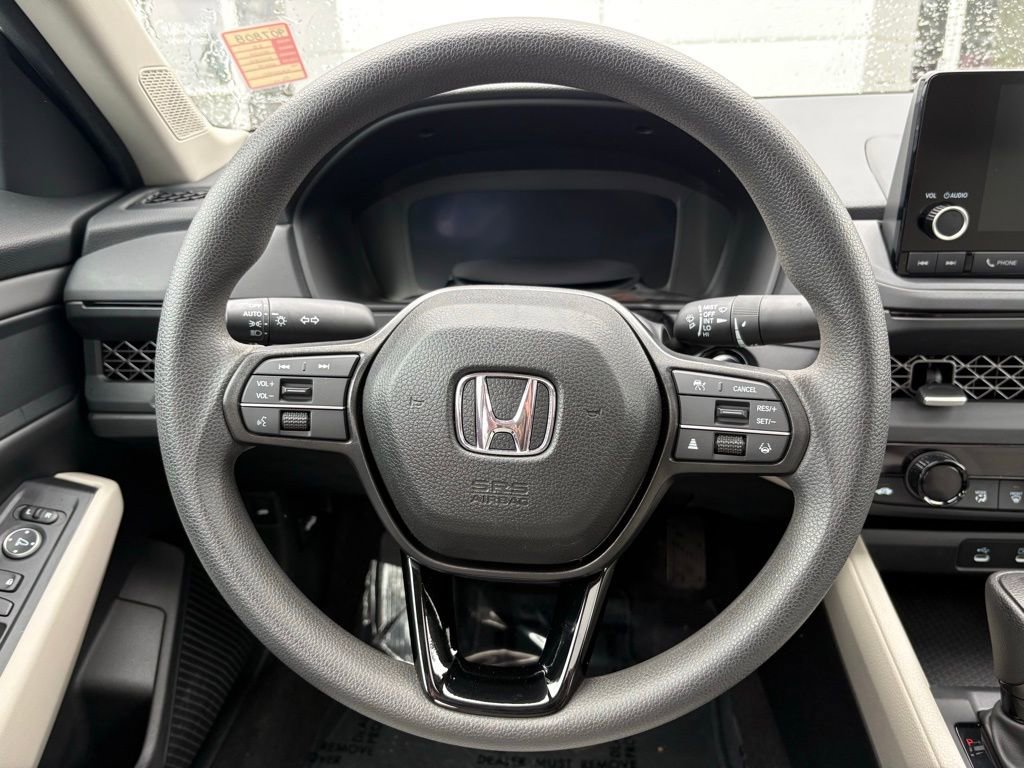 Used 2025 Honda Accord SE image 19