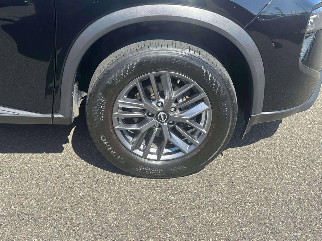 Used 2025 Nissan Rogue S AWD/4WD image 7