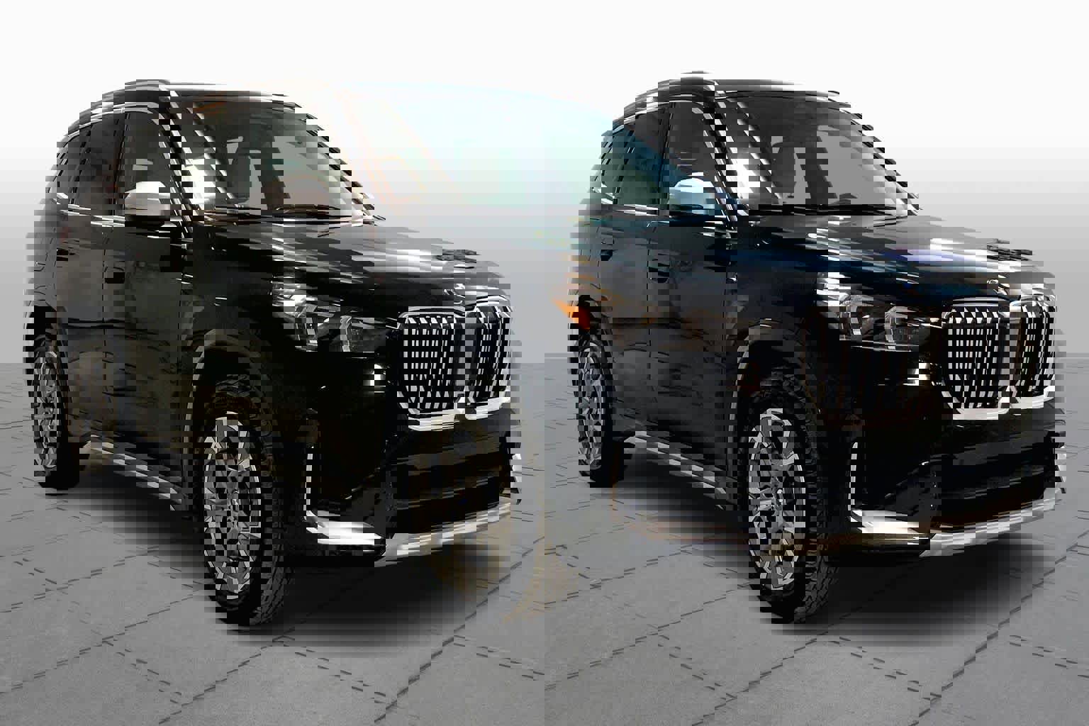 Certified 2024 BMW X1 xDrive28i w/ Convenience Package image 3