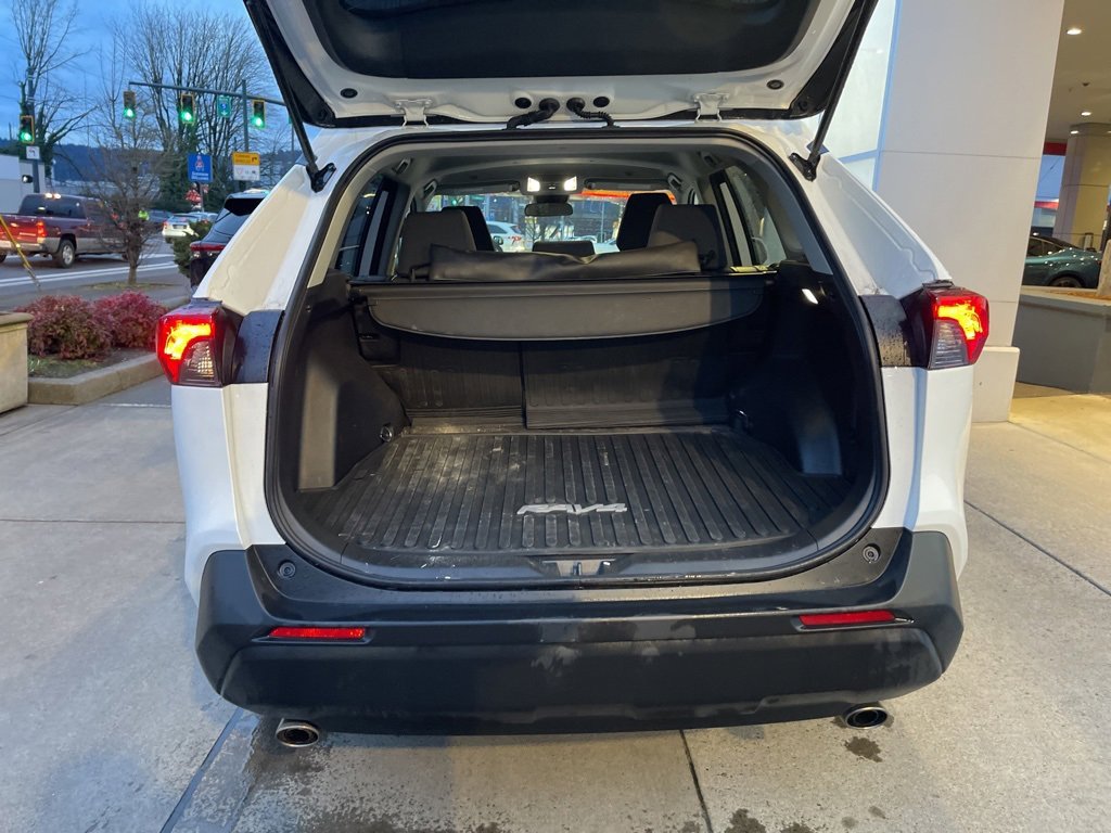 Used 2025 Toyota RAV4 XLE image 9