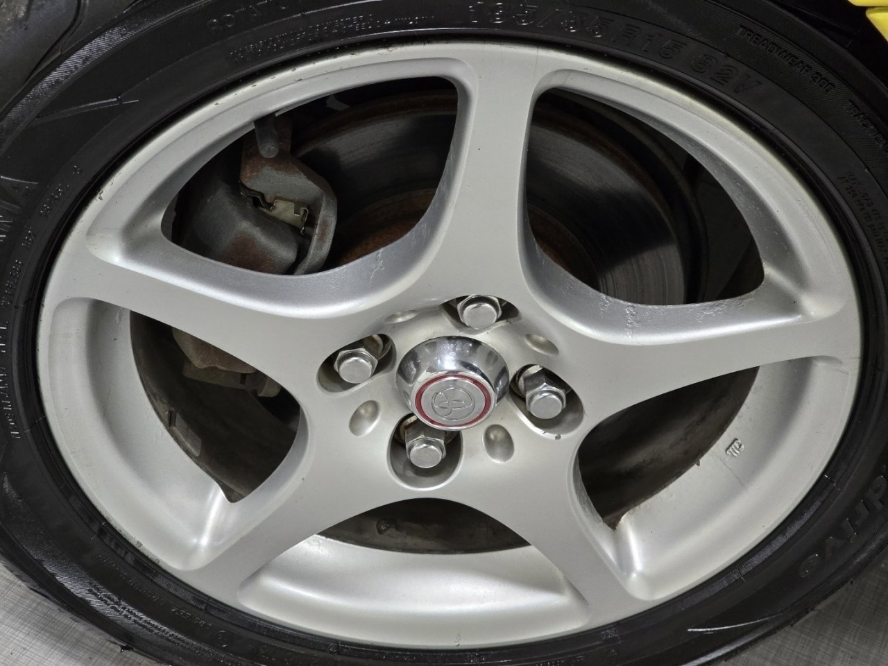 Used 2000 Toyota MR2 Base image 4