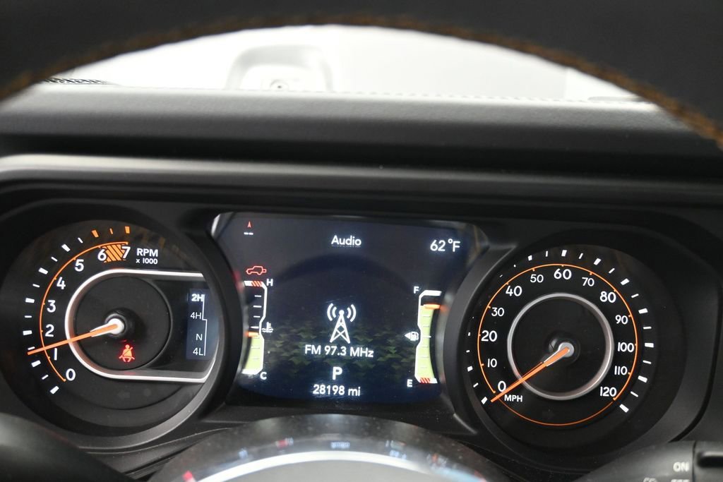 Used 2025 Jeep Wrangler Sahara AWD/4WD image 18