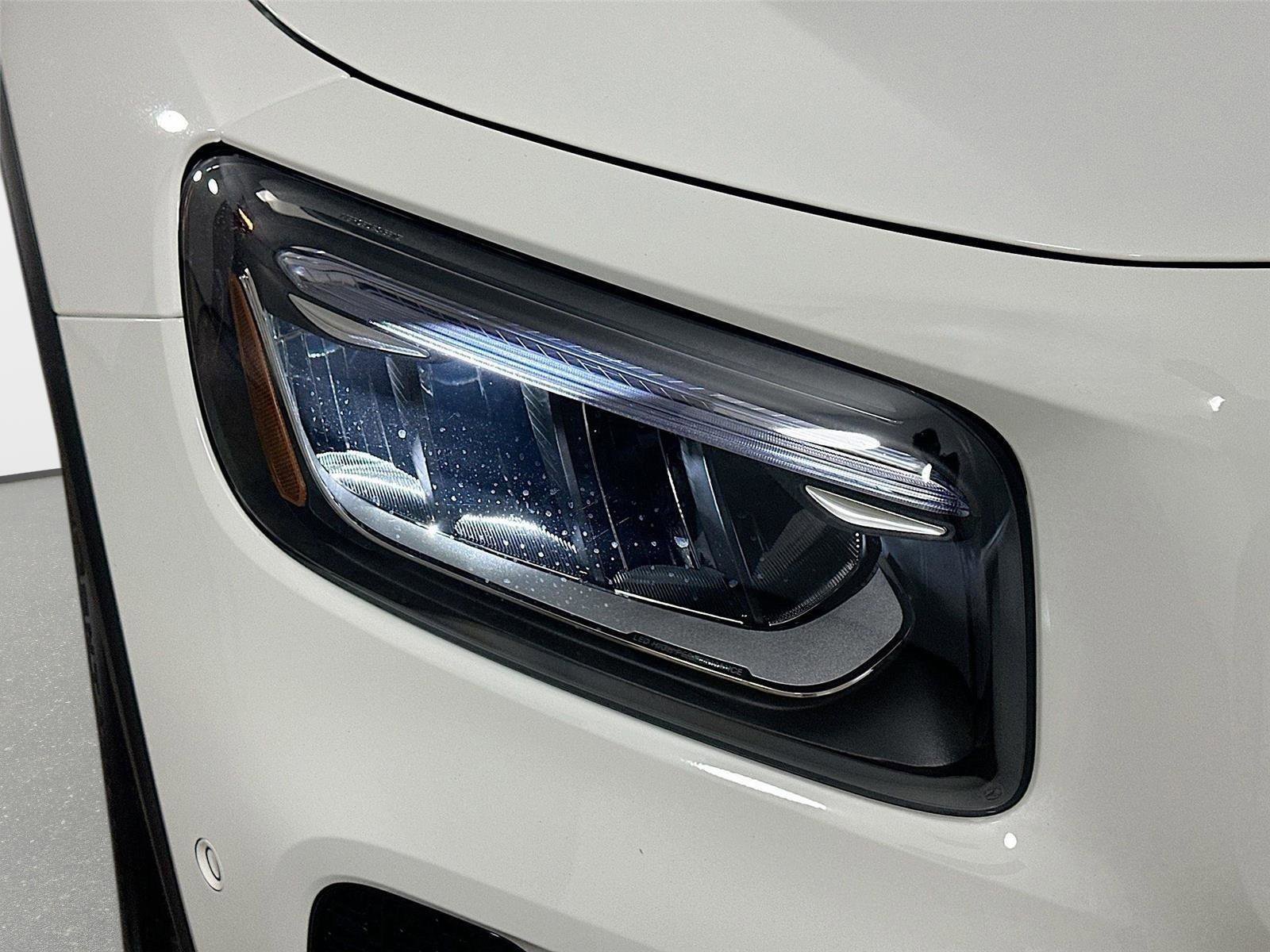 Certified 2025 Mercedes-Benz GLB 250 4MATIC image 39