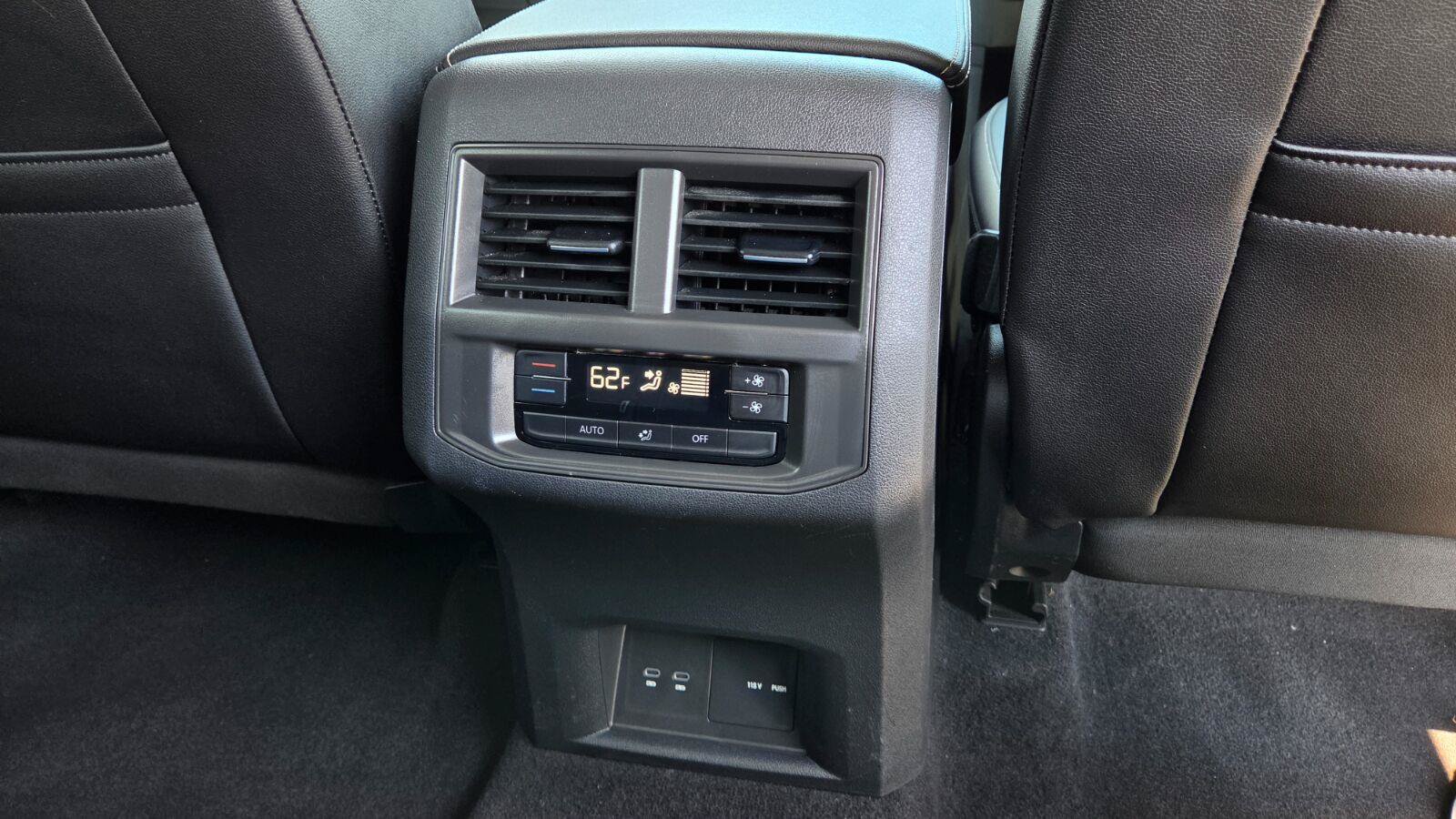 Certified 2023 Volkswagen Atlas SE w/ Black Wheel Package FWD image 59