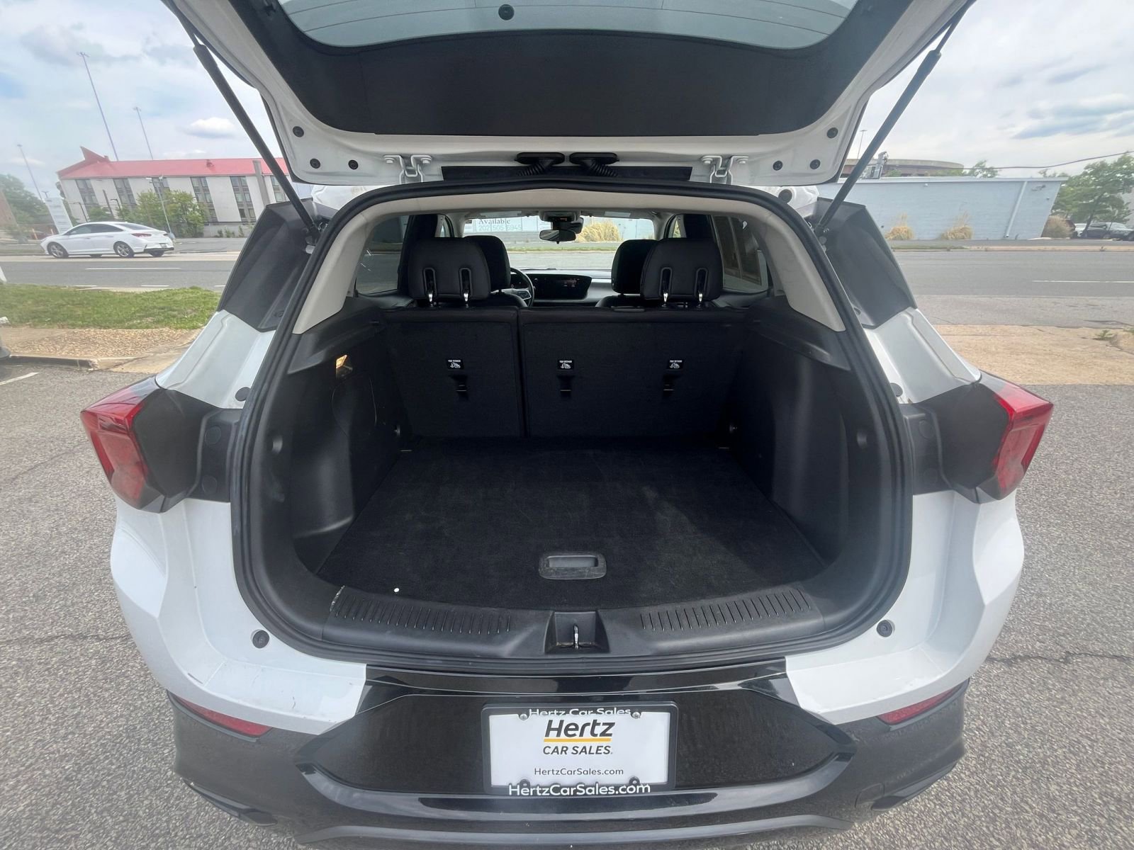Used 2024 Buick Encore GX Sport Touring FWD image 29