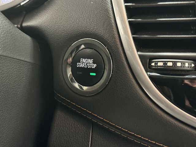 Used 2019 Chevrolet Trax LT w/ LT Convenience Package image 10