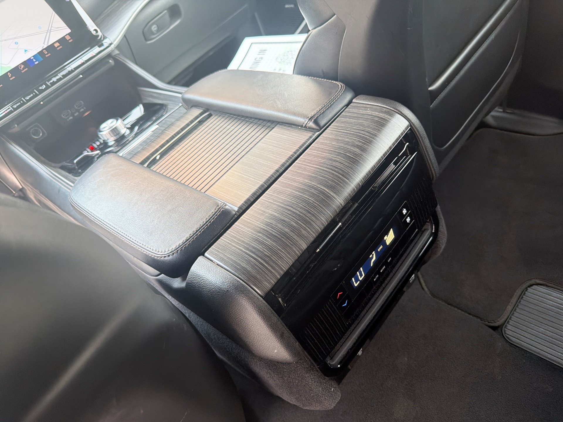 Used 2024 Jeep Wagoneer L Series II w/ Flexible Seating Group AWD/4WD image 24