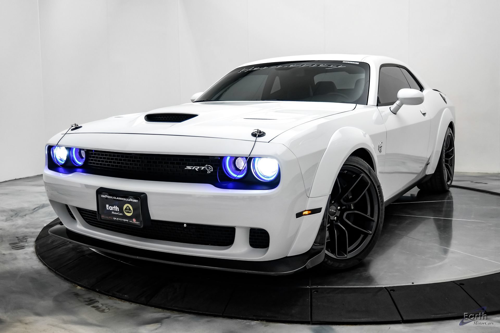 Used 2018 Dodge Challenger SRT Hellcat RWD image 6