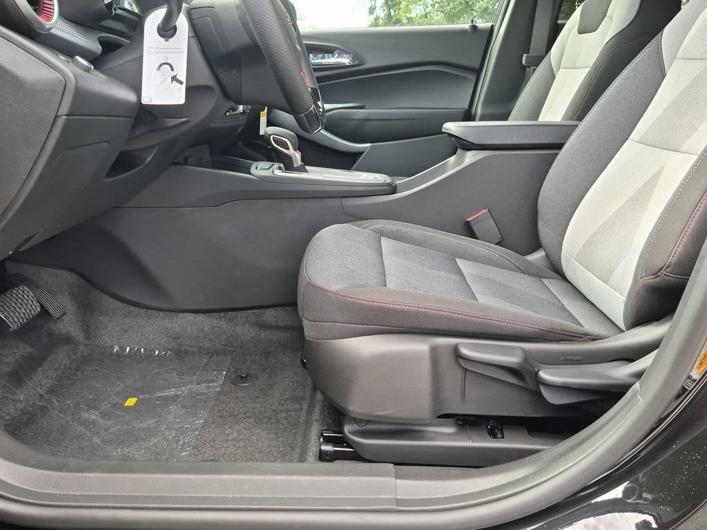 New 2026 Chevrolet Trax RS FWD image 10