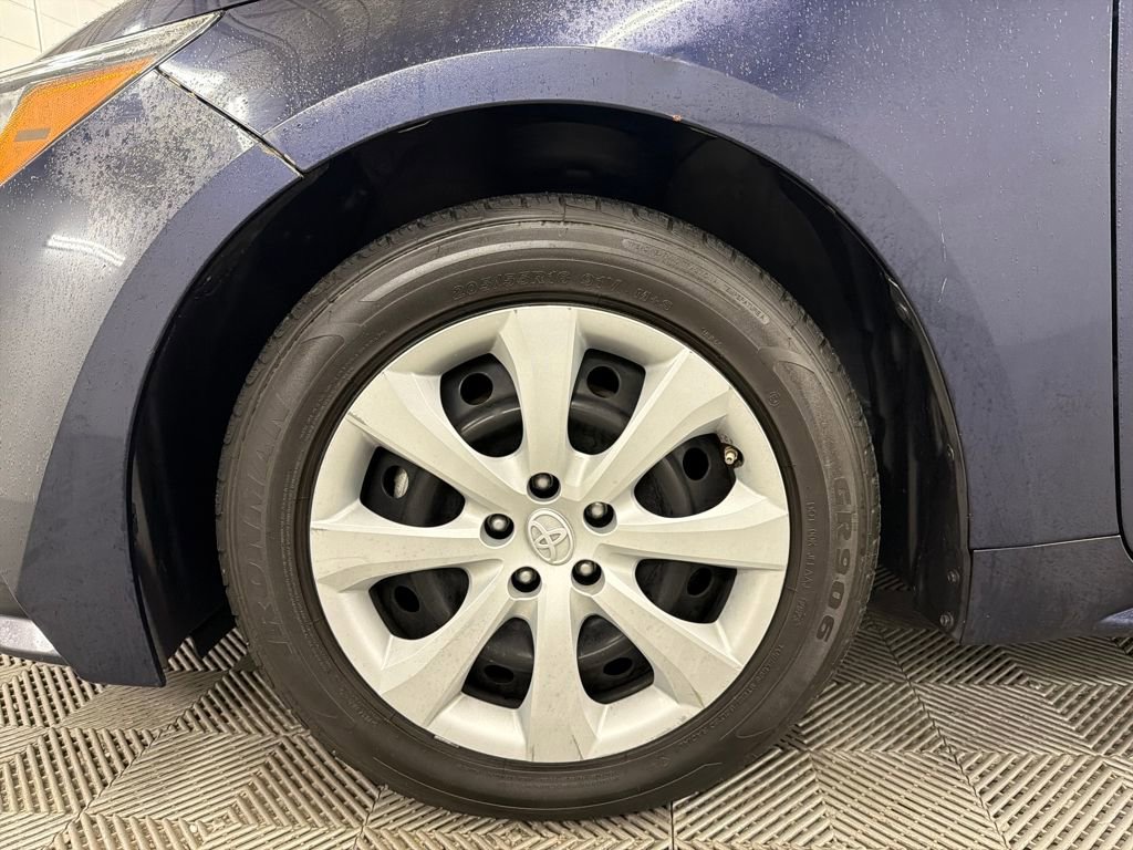 Used 2021 Toyota Corolla LE image 12