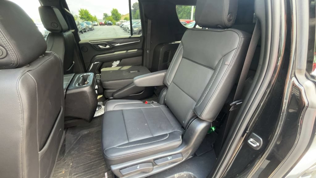 Used 2023 GMC Yukon XL Denali w/ LPO, Floor Liner Package AWD/4WD image 10