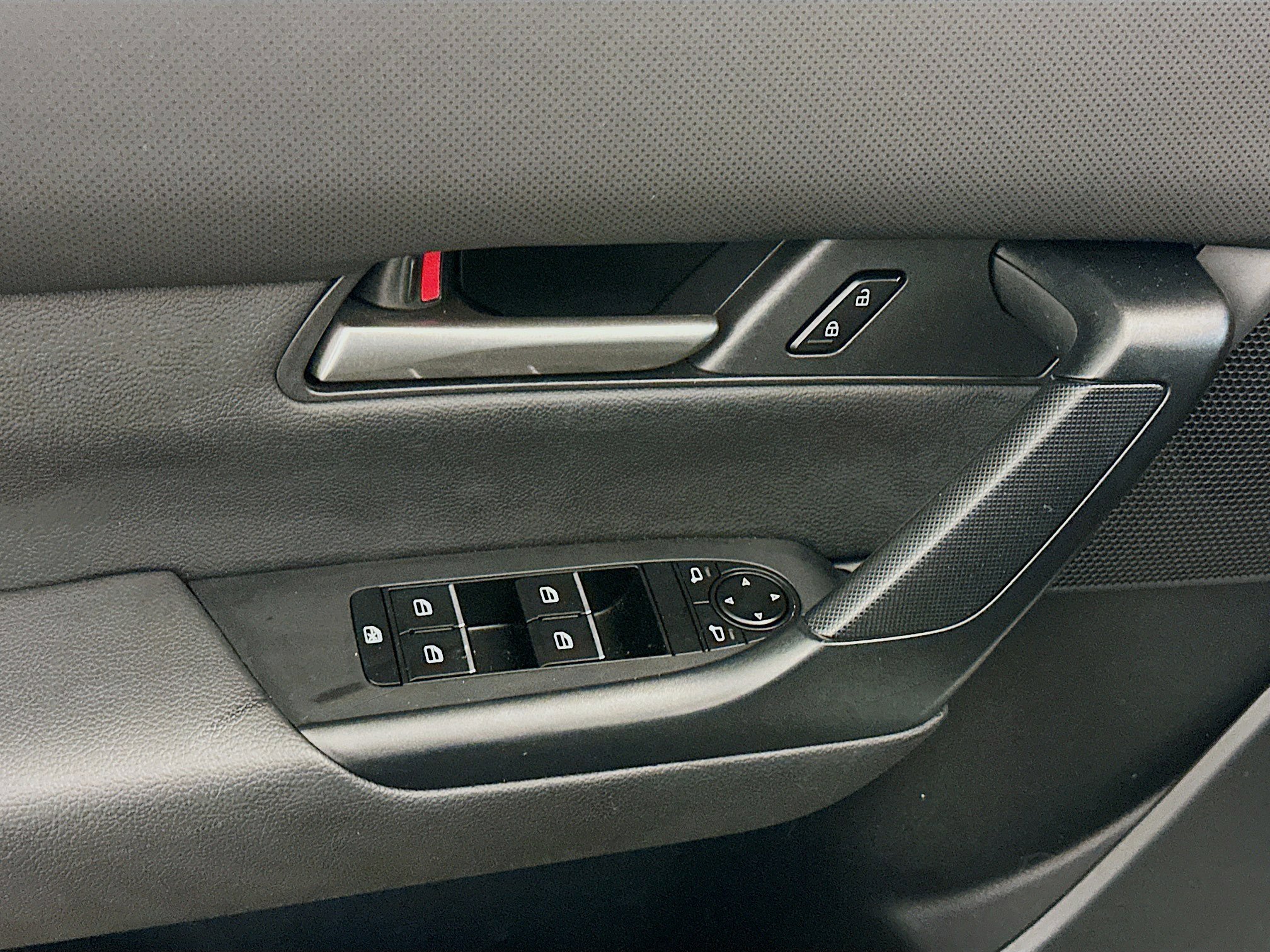 Used 2025 MAZDA CX-50 AWD 2.5 S w/ Premium Package image 15