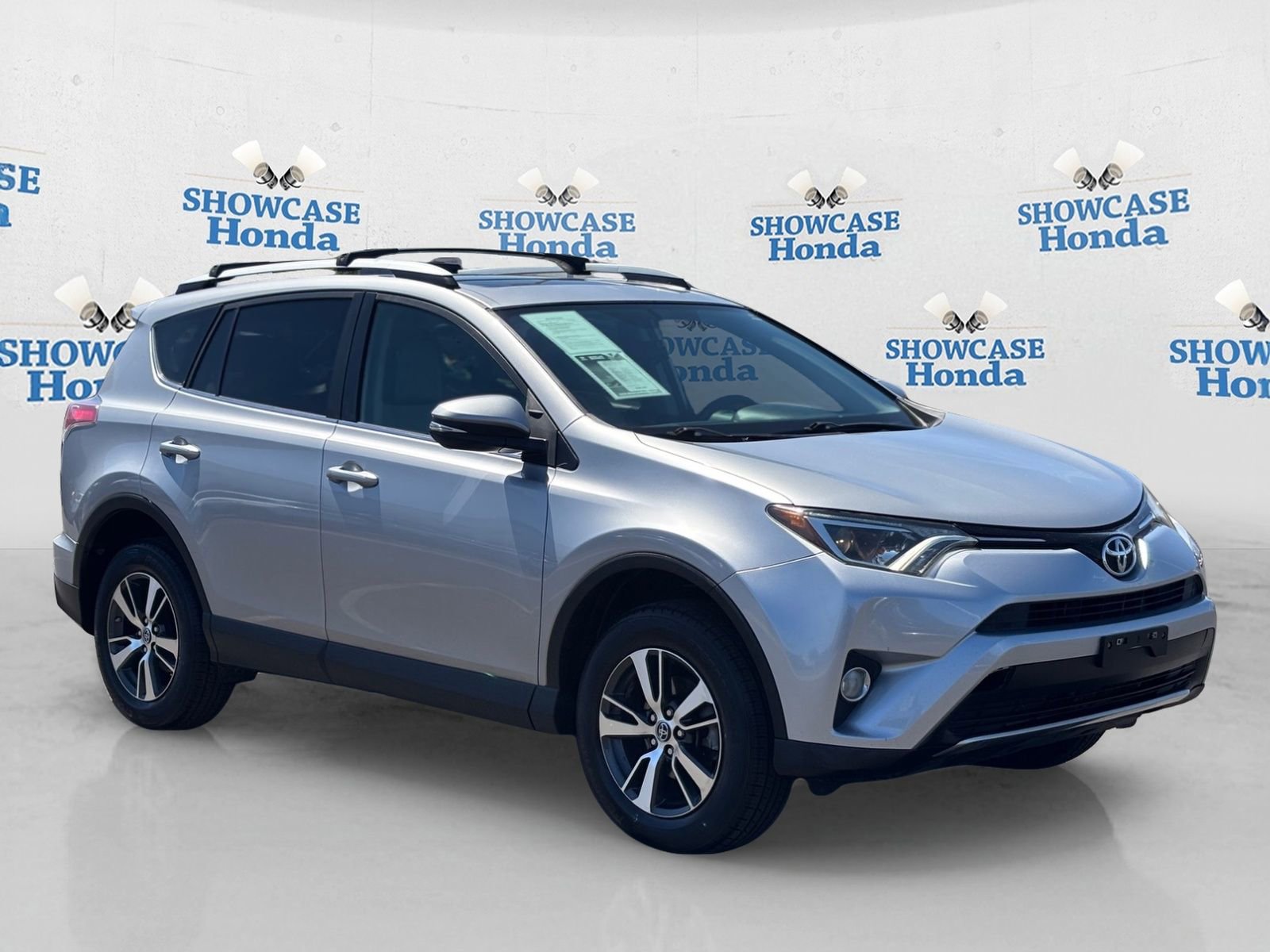 Used 2016 Toyota RAV4 XLE w/ Cargo Management Package image 10