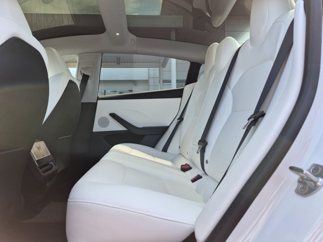 Used 2025 Tesla Model 3 Long Range RWD image 18