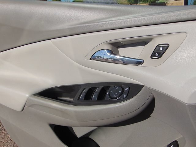 Used 2017 Chevrolet Volt LT w/ Comfort Package FWD image 20