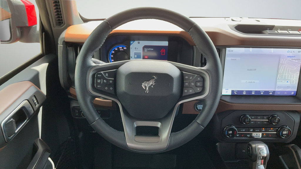 Used 2024 Ford Bronco Outer Banks AWD/4WD image 9
