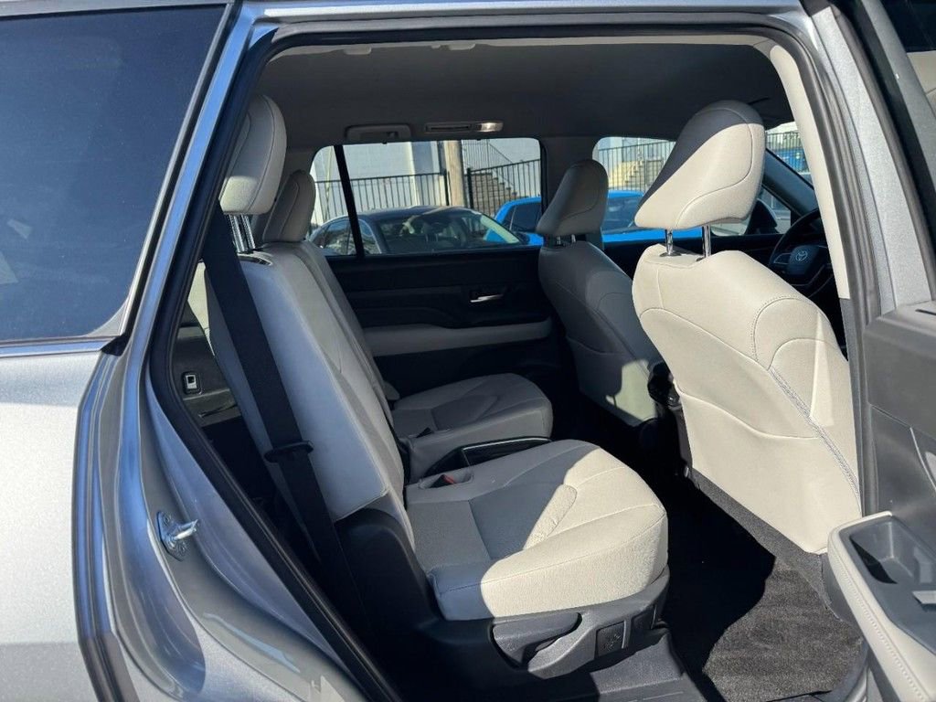 Certified 2025 Toyota Grand Highlander FWD image 10