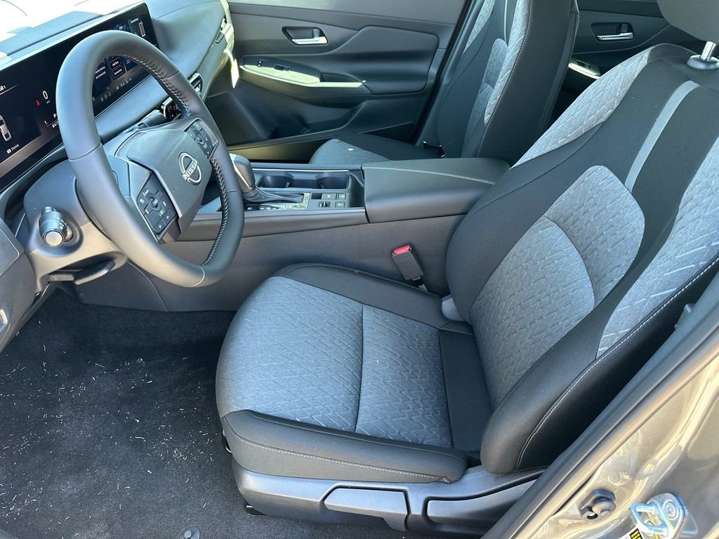 Used 2026 Nissan Sentra SV w/ SV Convenience Package image 5