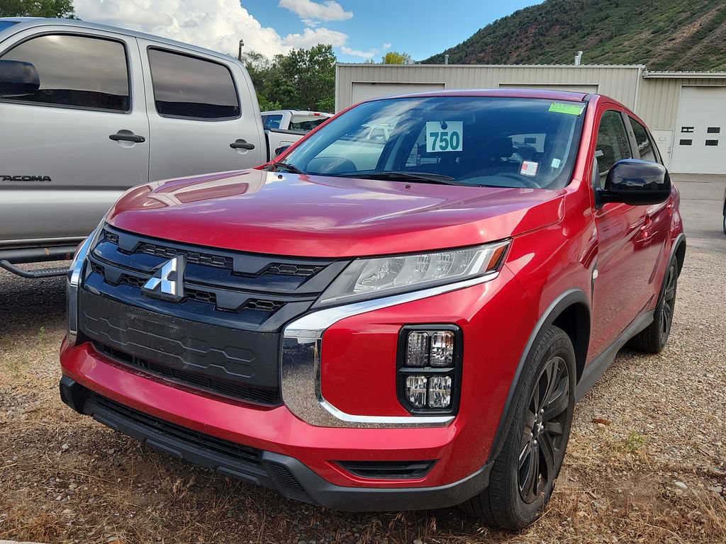 Used 2025 Mitsubishi Outlander Sport LE AWD/4WD image 2