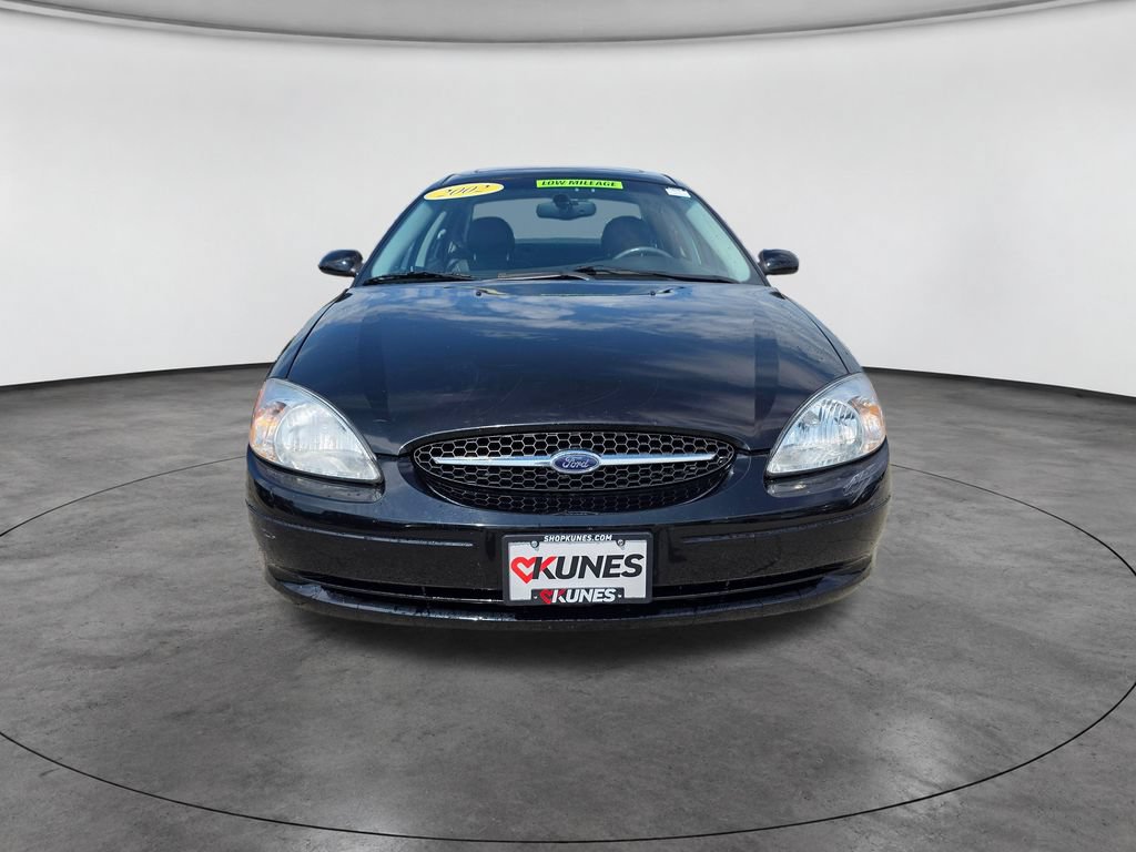 Used 2002 Ford Taurus SEL FWD image 2