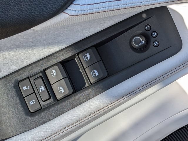 New 2026 Jeep Cherokee Overland w/ Advanced Pro Tech Group AWD/4WD image 18