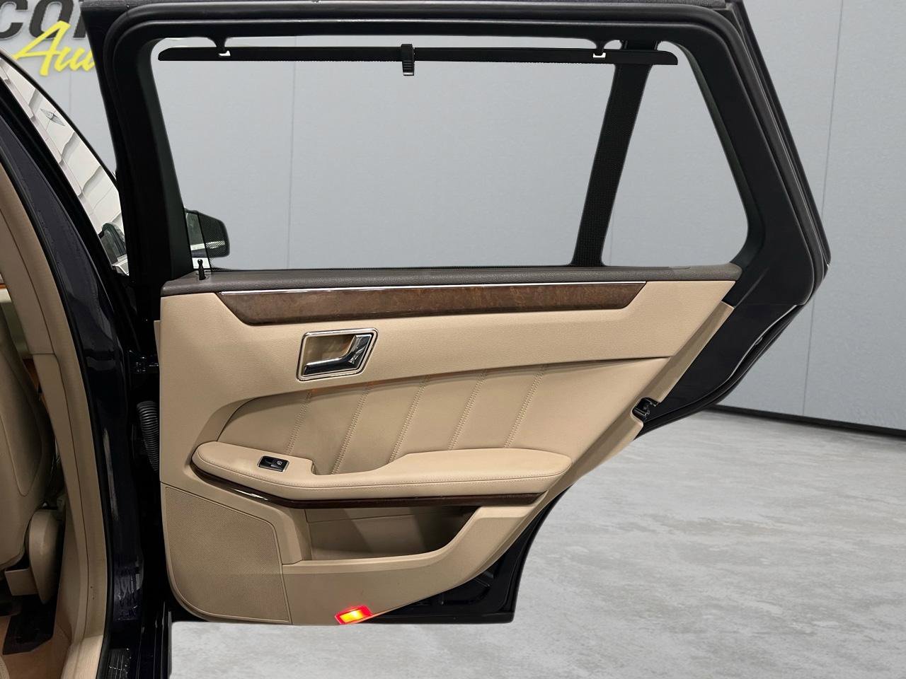 Used 2011 Mercedes-Benz E 350 4MATIC Wagon image 26