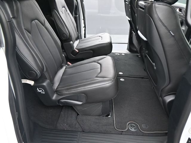 New 2026 Chrysler Pacifica Select image 38