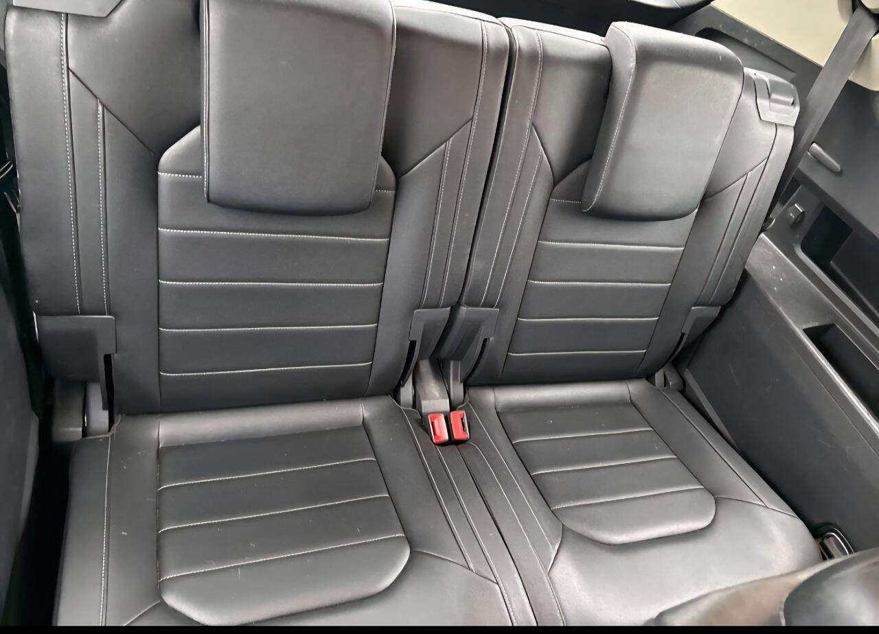 Used 2018 Volkswagen Atlas SEL Premium image 31