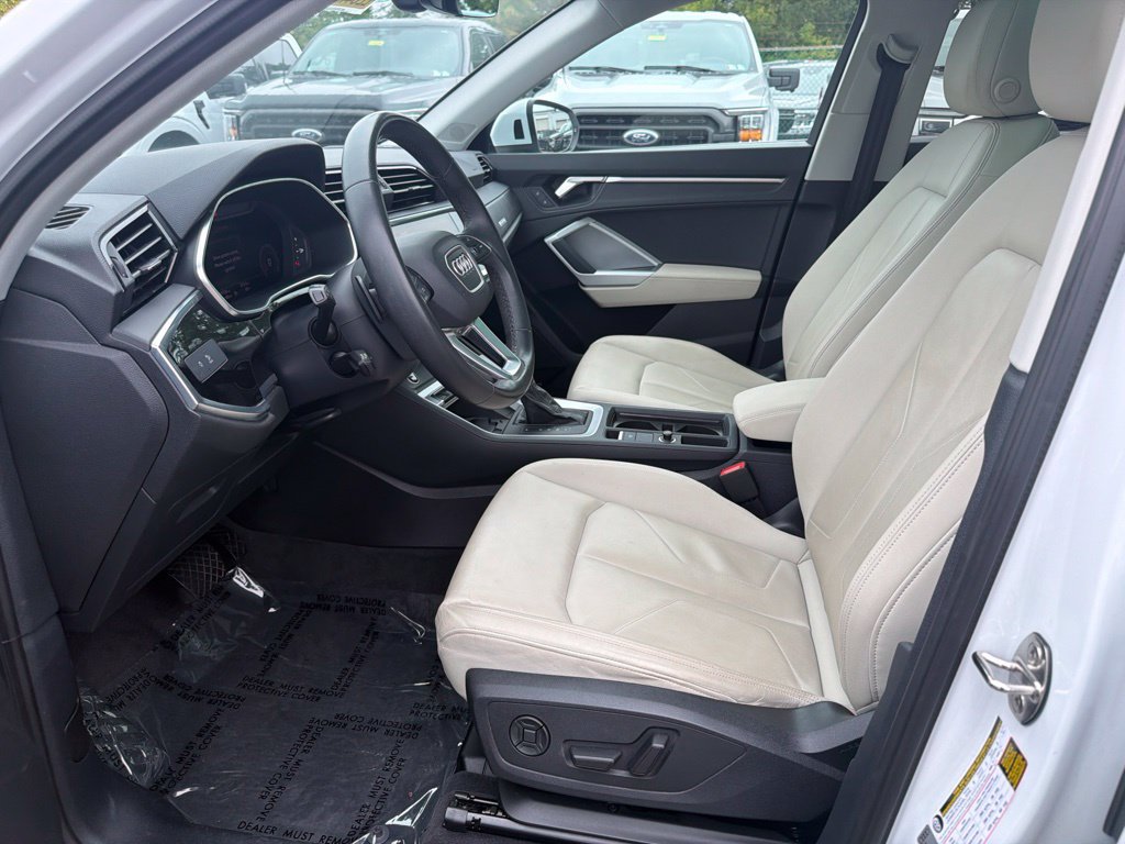 Used 2023 Audi Q3 2.0T Premium Plus w/ Premium Plus Package AWD/4WD image 11