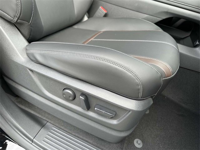 New 2025 Nissan Armada SL image 9