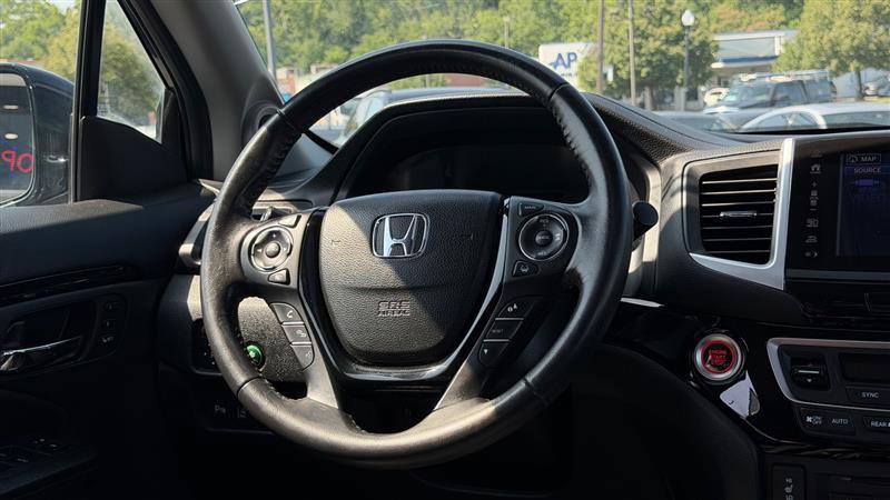 Used 2017 Honda Pilot Touring image 29